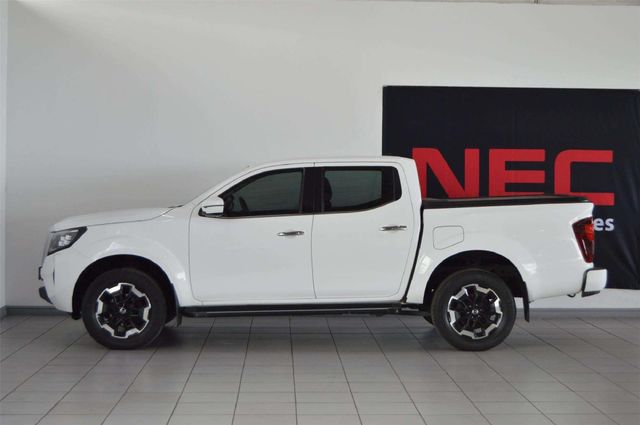 2022 Nissan Navara 2.5 DDTi LE Plus Auto Double-Cab, photo 2