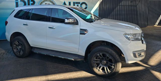 2015 Ford Everest LIMITED 4WD, photo 2