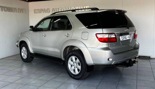 2009 Toyota Fortuner 3.0 D-4D Raised Body 4x4, photo 5