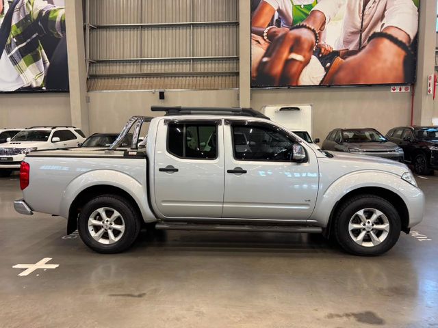 2012 Nissan Navara 3.0 dCi LE Auto 4x4 Double-Cab, photo 2