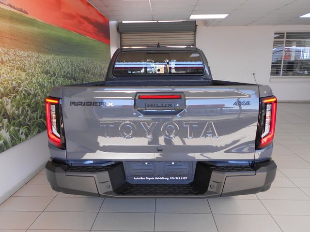 2026 Toyota Hilux 2.8 GD-6 RB Raider X 4x4 Auto Extended Cab, photo 4