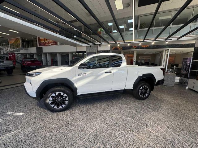 2026 Toyota Hilux 2.8 GD-6 RB Raider X Auto Extended Cab, photo 2