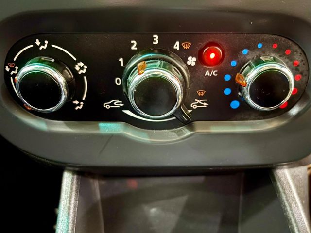 2022 Nissan NP200 1.6 A/C Safety Pack, photo 5
