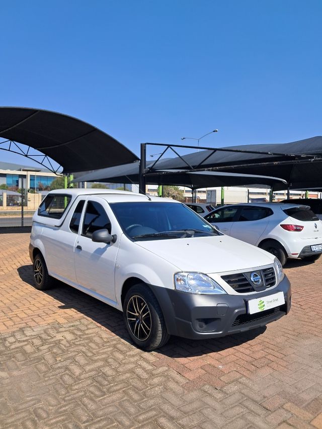 2020 Nissan NP200 1.6 A/C Safety Pack