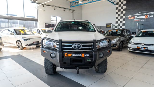 2017 Toyota Hilux 2.8 GD-6 Raider 4x4 Extended Cab, photo 2