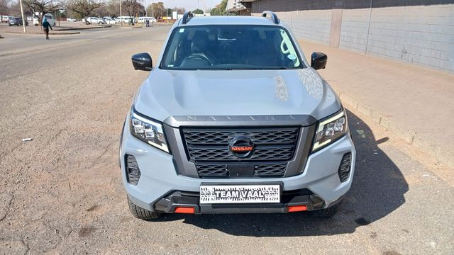 2023 Nissan Navara 2.5 DDTi PRO-4X 4X4 Auto Double-Cab, photo 2