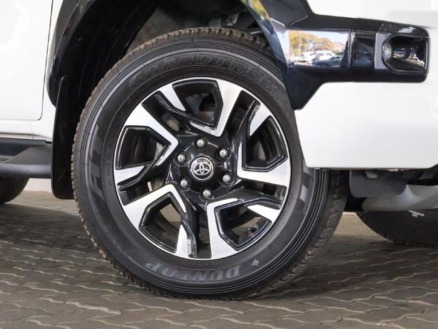 2026 Toyota Hilux 2.8 GD-6 RB Legend 55 4x4 Auto Extended Cab, photo 3