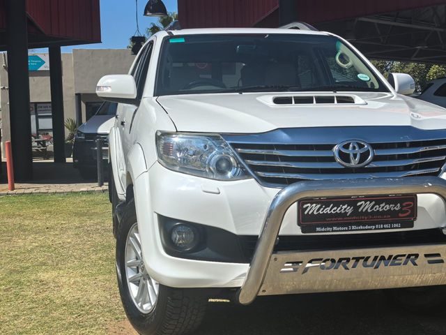 2012 Toyota Fortuner 3.0 D-4D Raised Body Auto, photo 4