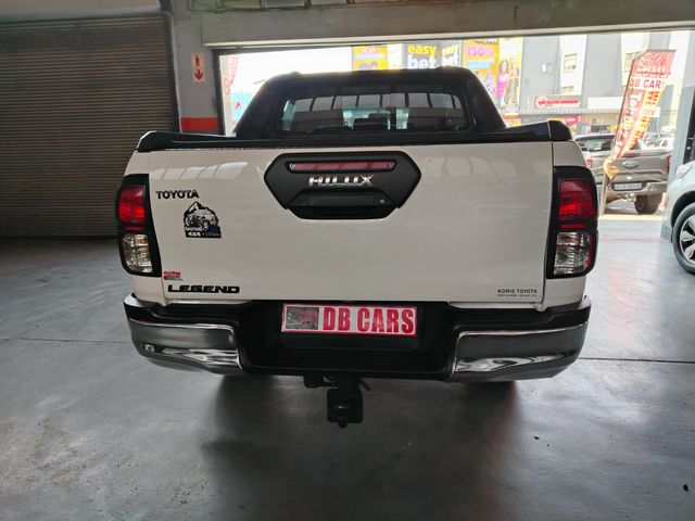 2017 Toyota Hilux 2.8 GD-6 Raider 4x4 Double-Cab Auto, photo 3