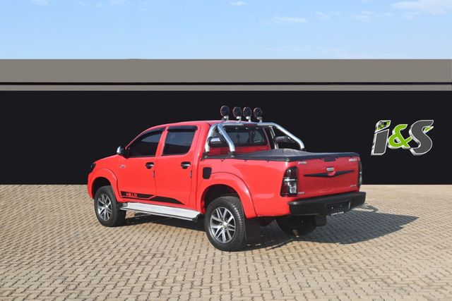 2011 Toyota Hilux 3.0 D-4D Raider 4x4 Double-Cab, photo 2
