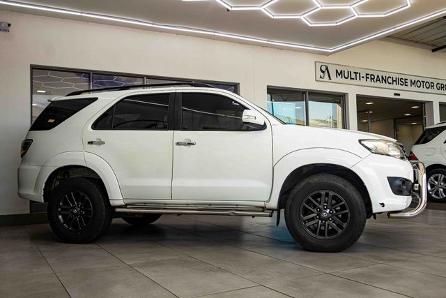 2012 Toyota Fortuner 4.0 V6 Heritage Raised Body Auto, photo 4