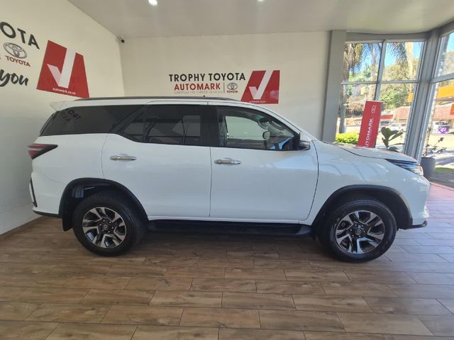2023 Toyota Fortuner 2.4 GD-6 R/B Auto, photo 3