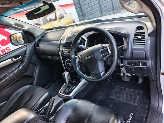 2015 Isuzu KB 300 D-Teq LX Auto Double-Cab, photo 5