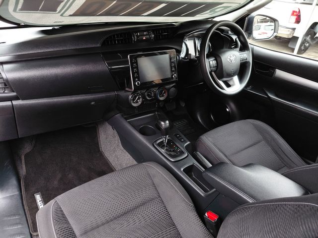 2023 Toyota Hilux 2.4 GD-6 Raised Body Raider Auto Extended Cab, photo 4