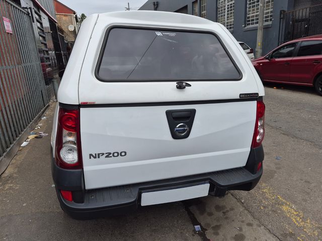 2023 Nissan NP200 1.6 A/C Safety Pack, photo 4