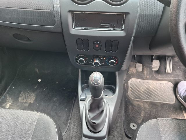 2023 Nissan NP200 1.6 A/C Safety Pack, photo 5