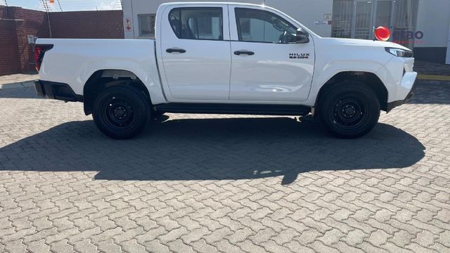 2026 Toyota Hilux 2.8 GD-6 RB SRX Auto Double-Cab, photo 3