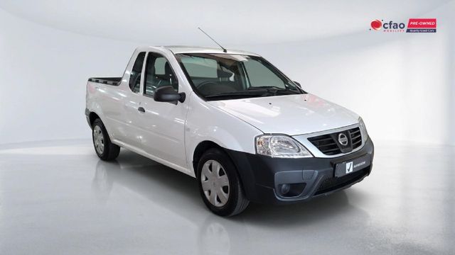2022 Nissan NP200 1.6 A/C Safety Pack