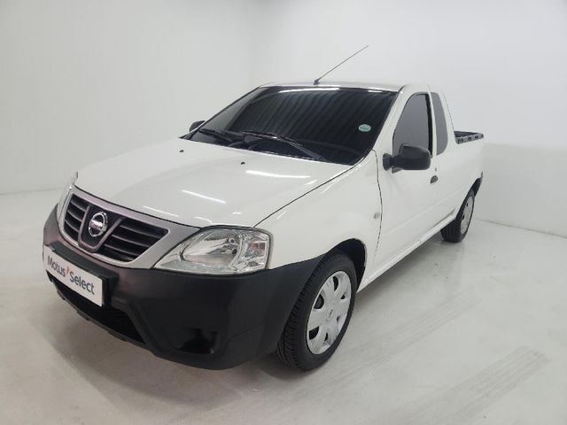 2023 Nissan NP200 1.6 A/C Safety Pack, photo 3