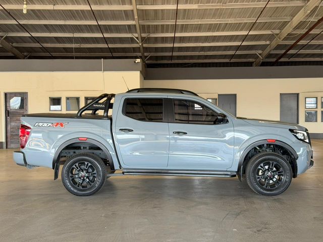 2025 Nissan Navara 2.5 DDTi PRO-4X 4X4 Auto Double-Cab, photo 2