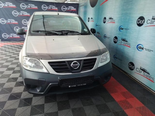2012 Nissan NP200 1.6 A/C Safety Pack, photo 2