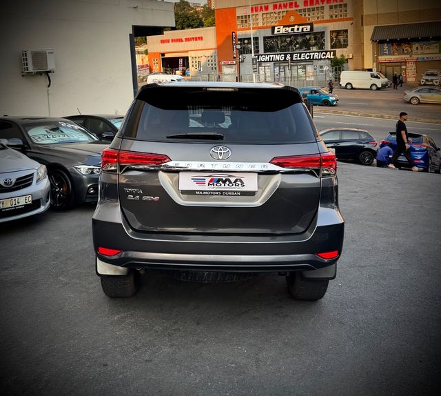 2016 Toyota Fortuner 2.4 GD-6 Raised Body, photo 4