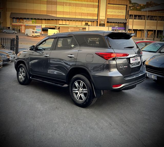 2016 Toyota Fortuner 2.4 GD-6 Raised Body, photo 5