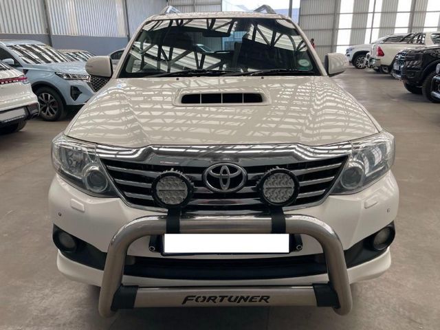 2014 Toyota Fortuner 3.0 D-4D Raised Body Auto, photo 3