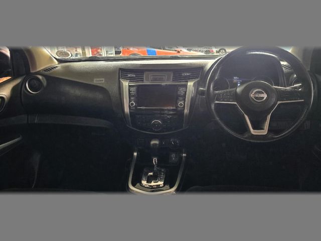 2025 Nissan Navara 2.5 DDTi LE Plus 4X4 Auto Double-Cab, photo 3