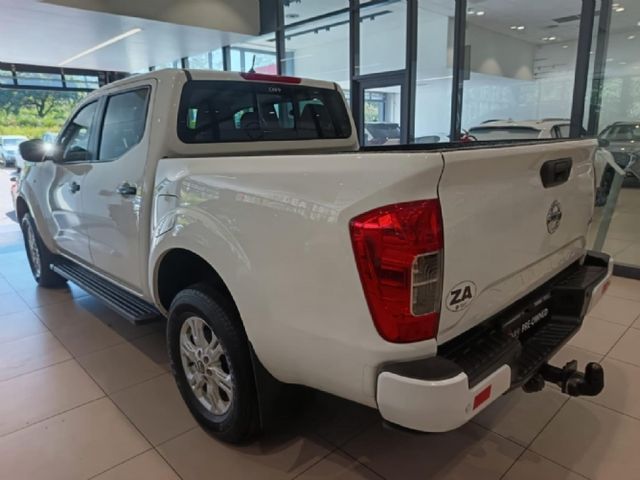 2022 Nissan Navara 2.5 DDTi SE Plus Double-Cab, photo 4