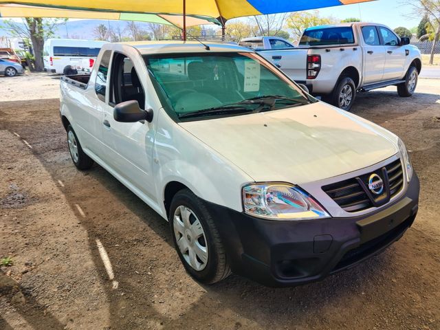 2022 Nissan NP200, photo 3
