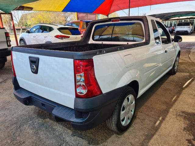 2022 Nissan NP200, photo 4
