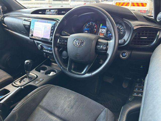 2021 Toyota Hilux 2.8 GD-6 Raised Body Legend Auto Double-Cab, photo 5