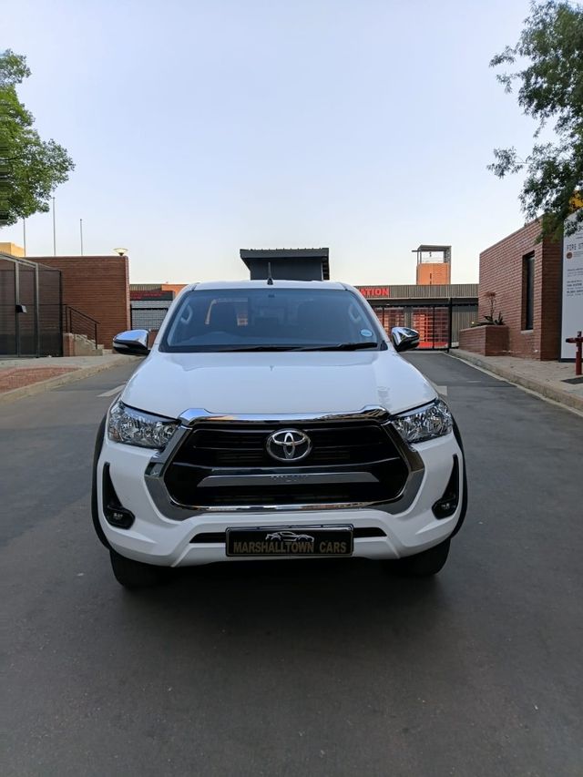 2023 Toyota Hilux 2.4GD-6 4x4 Raider X Auto Double-Cab, photo 2