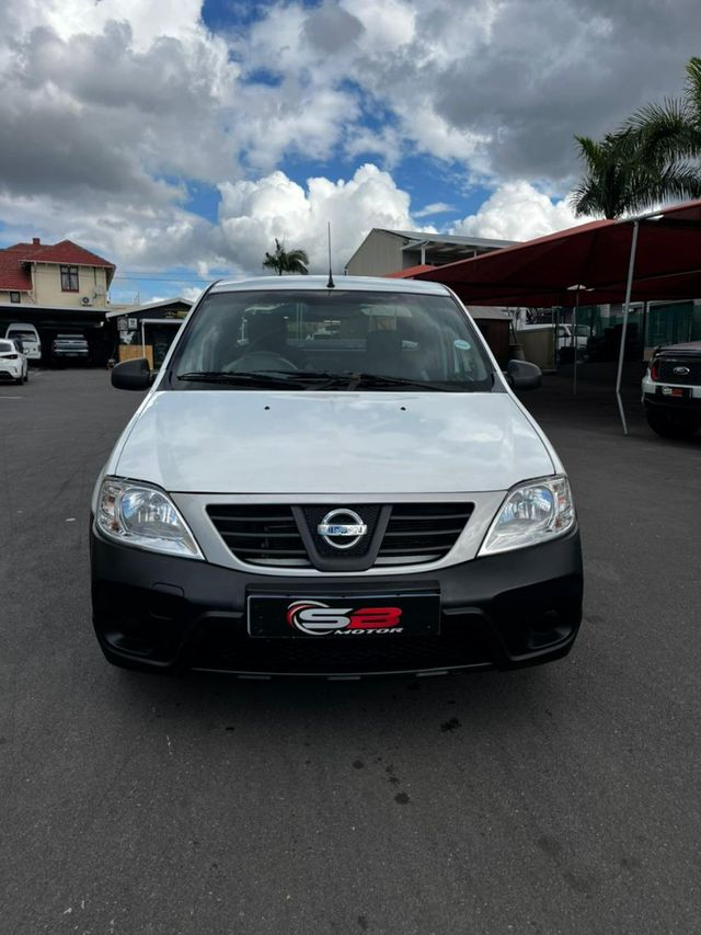 2020 Nissan NP200 1.6 A/C Safety Pack, photo 3
