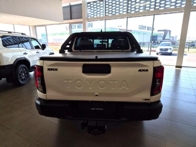 2026 Toyota Hilux 2.8 GD-6 RB SRX 4x4 Auto Double-Cab, photo 4