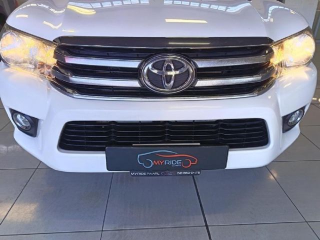 2017 Toyota Hilux 2.8 GD-6 Raider 4x4 Double-Cab Auto, photo 2