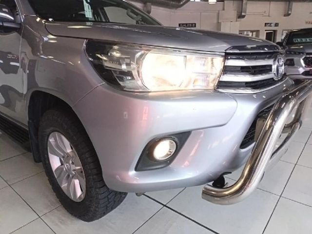2016 Toyota Hilux 2.8 GD-6 Raider 4x4 Double-Cab Auto, photo 4