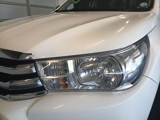 2017 Toyota Hilux 2.8 GD-6 Raider 4x4 Double-Cab Auto, photo 3