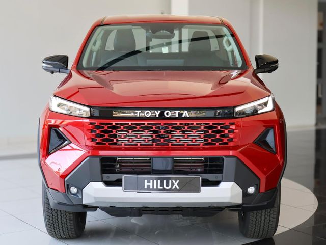 2026 Toyota Hilux 2.8 GD-6 RB Raider X 4x4 Auto Extended Cab, photo 3