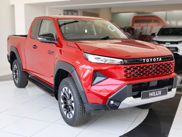 2026 Toyota Hilux 2.8 GD-6 RB Raider X 4x4 Auto Extended Cab, photo 4