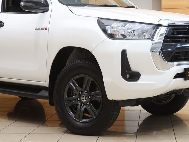 2023 Toyota Hilux 2.4 GD-6 Raised Body Raider Auto Single-Cab, photo 2