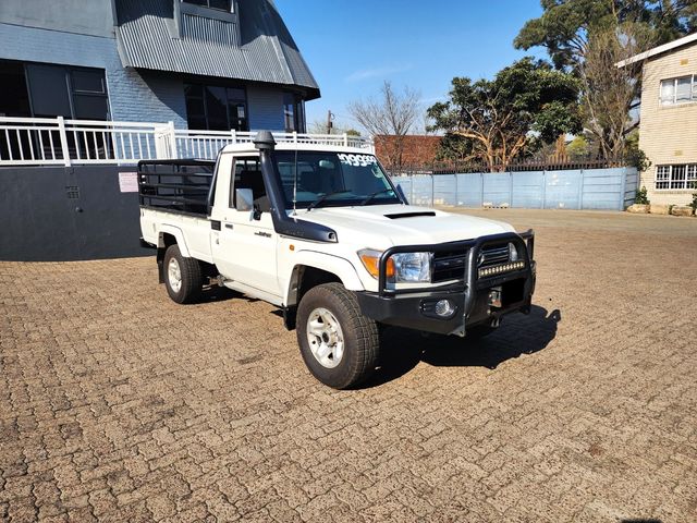 2022 Toyota Land Cruiser 79 4.5 D Single-Cab