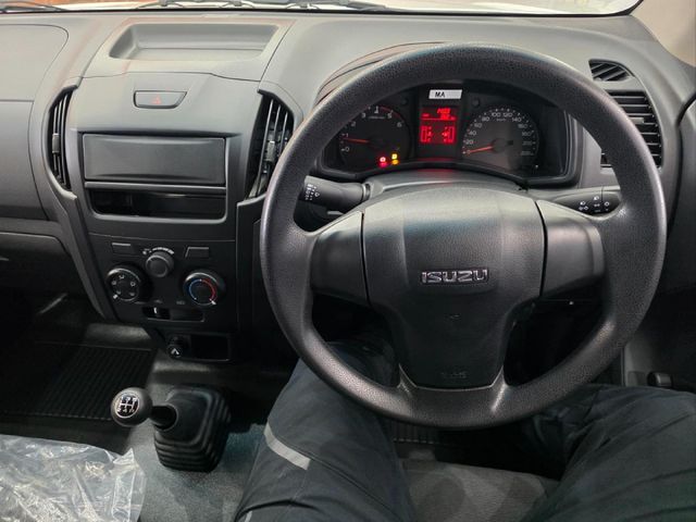 2025 Isuzu D-Max 250C Single-Cab, photo 4