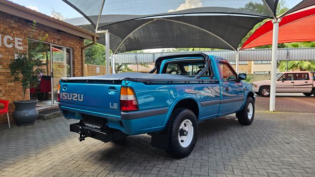1997 Isuzu KB 200 LWB, photo 4