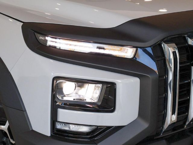 2026 JAC T9 2.0 CTI Super Lux 4x4 Auto Double-Cab, photo 4