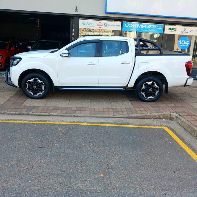 2022 Nissan Navara 2.5 DDTi LE Plus Auto Double-Cab, photo 4