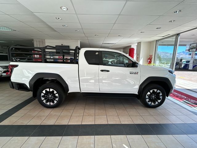 2026 Toyota Hilux 2.8 GD-6 RB Raider X Auto Extended Cab, photo 3