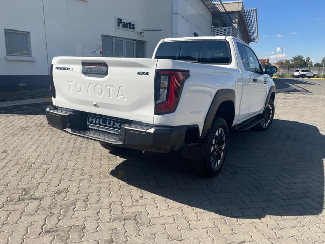 2026 Toyota Hilux 2.8 GD-6 RB Raider X 4x4 Auto Extended Cab, photo 2