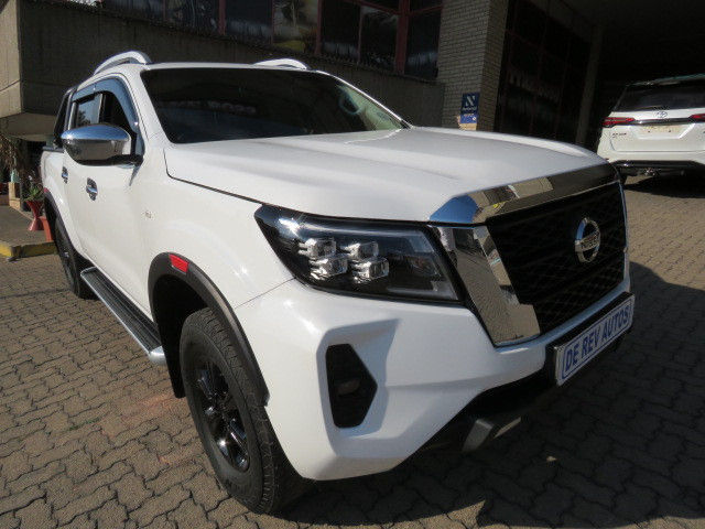 2020 Nissan Navara 2.3D SE Auto Double-Cab, photo 2